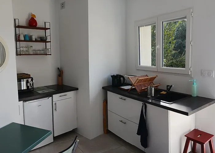 ベッド・アンド・ブレックファスト Petit Avec Jardin Et Piscine