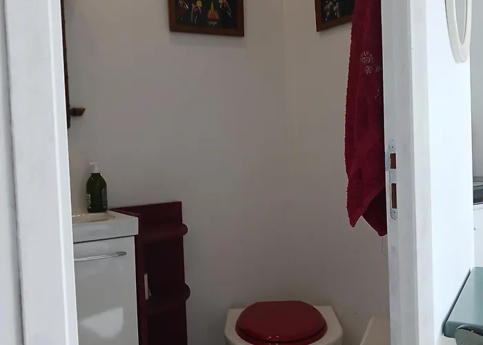 Petit Avec Jardin Et Piscine ベッド・アンド・ブレックファスト *